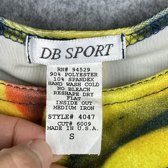 Vintage Db Sport Velvet Top Womens Small Fruit Print Bold Artsy Vibrant USA Made - Picture 4 of 12